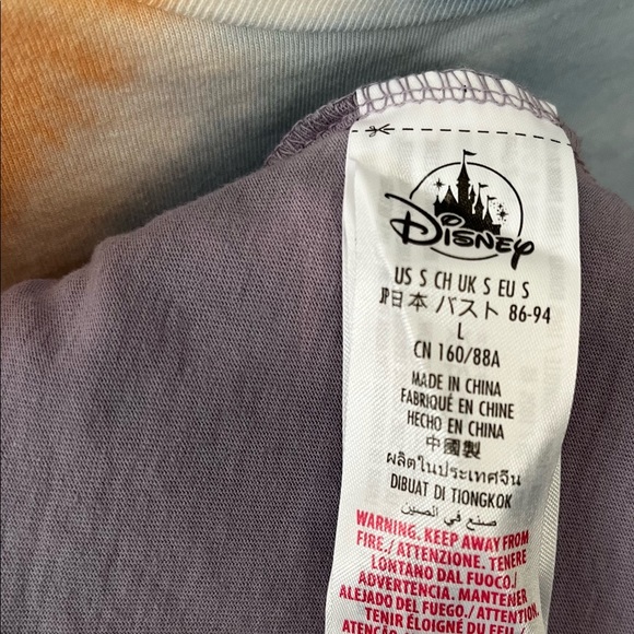 Walt Disney Pictures castle Graphic Tie Dye Tee Sz Large GUC - Picture 5 of 7
